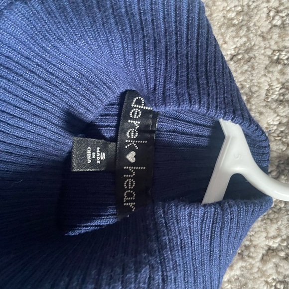 Navy cold shoulder sweater-flattering fit. Non smoking/non pet home. - Picture 5 of 5